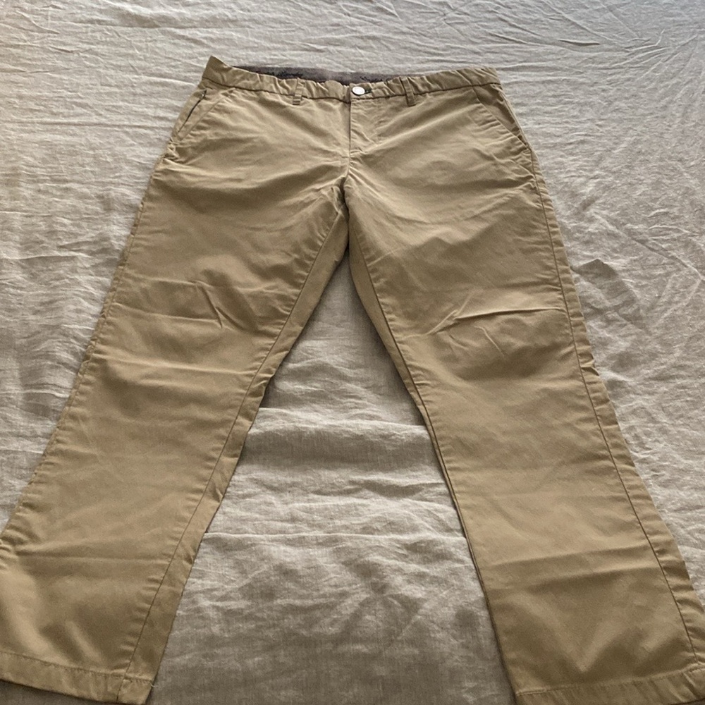 English Laundry Men’s Chino Pants. 33Wx27L.
